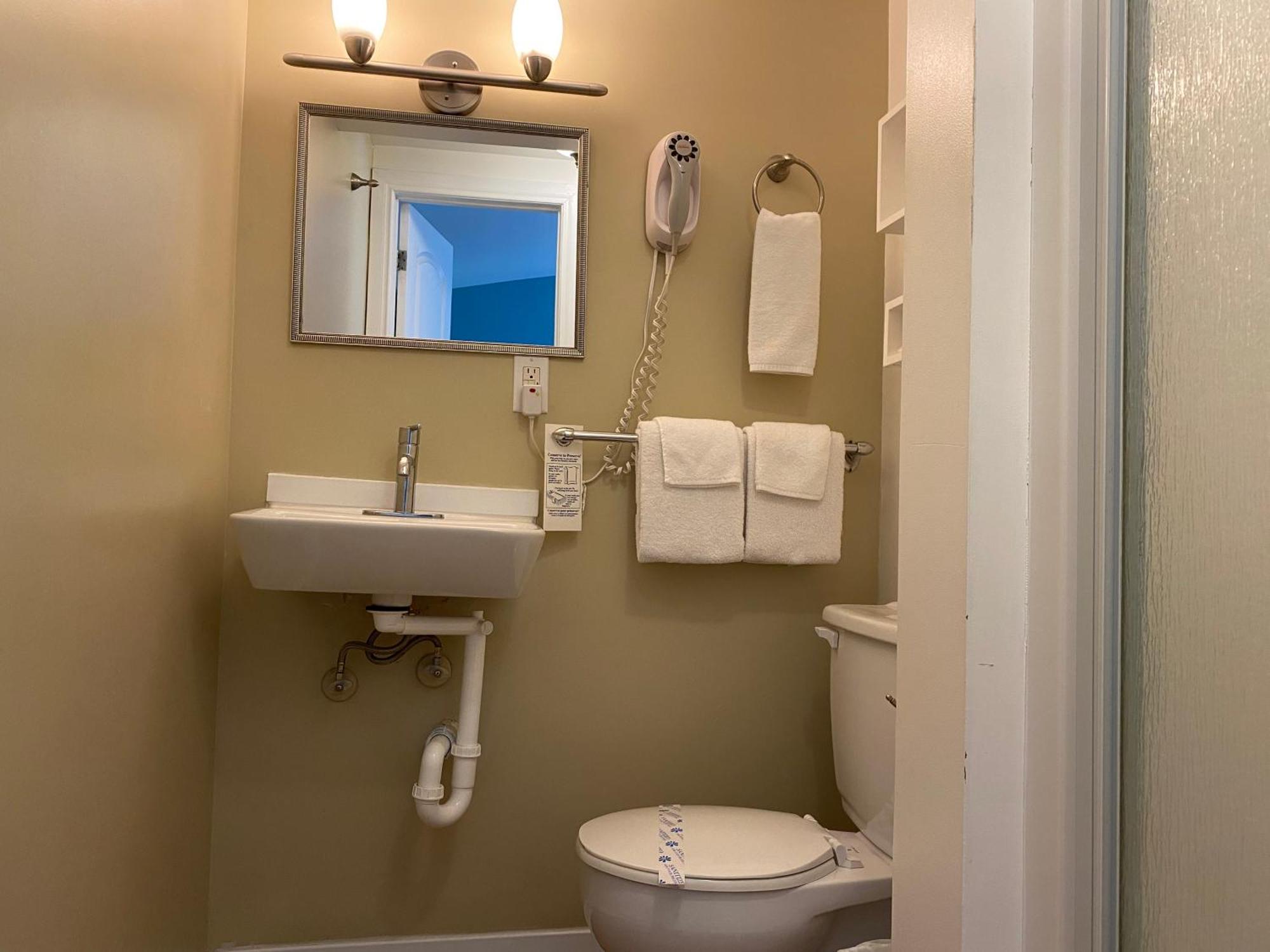 Motel Des Cedres Шербрук Екстериор снимка