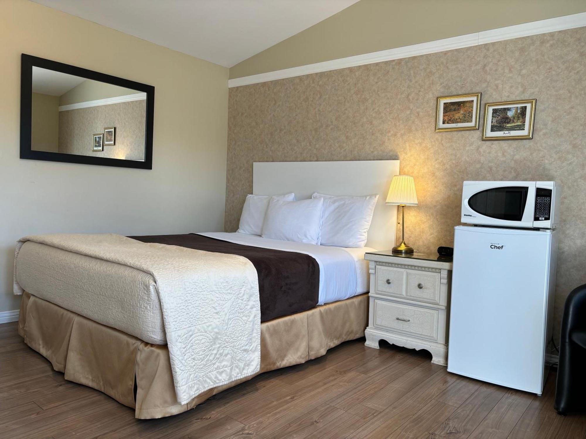 Motel Des Cedres Шербрук Екстериор снимка