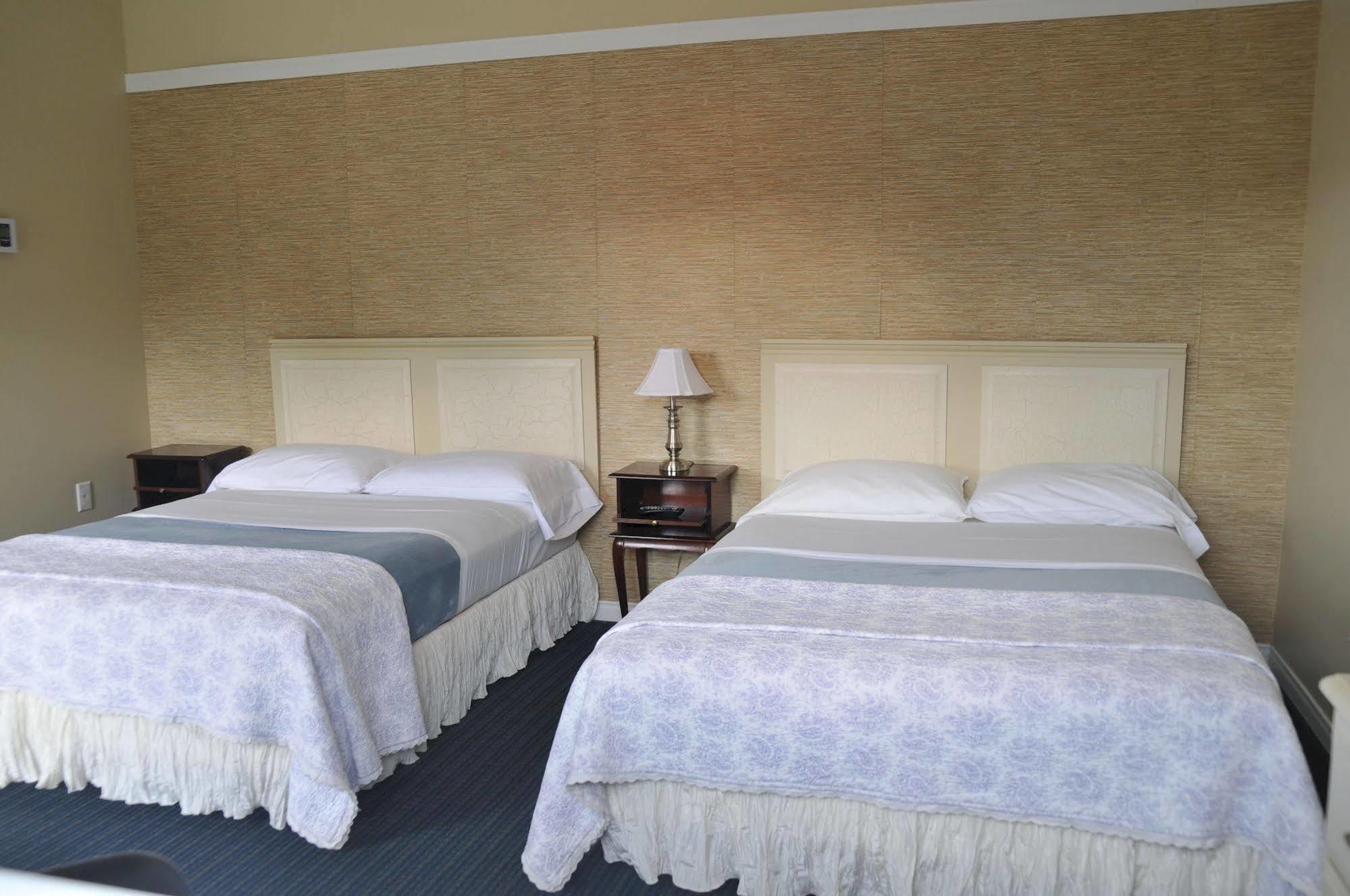 Motel Des Cedres Шербрук Екстериор снимка